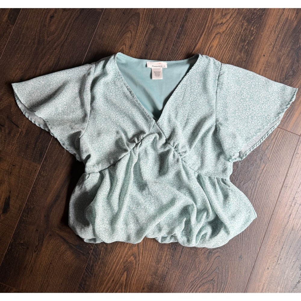 Urban Romantics Sage Green Floral Flutter Sleeve V-Neck Peplum Blouse Small 0006